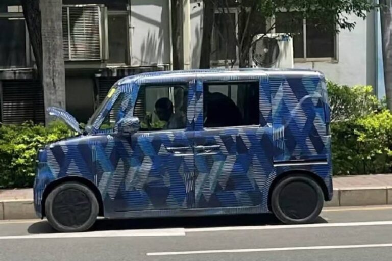 郑州老年人卖草编为九旬母亲改良生活 常有市民高价买